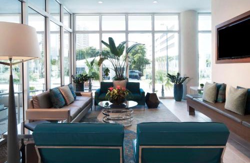 Central Sarasota Hotel | Embassy Suites By Hilton Sarasota