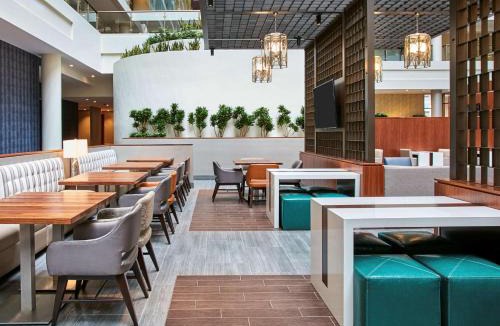 West End Hotel | Embassy Suites by Hilton Washington D.C. Georgetown