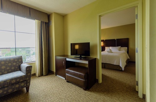 Brooklyn Center Hotel | Embassy Suites by Hilton Minneapolis North