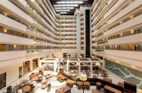 Greenville - Spartanburg Hotel | Embassy Suites Greenville Golf Resort & Conference Center