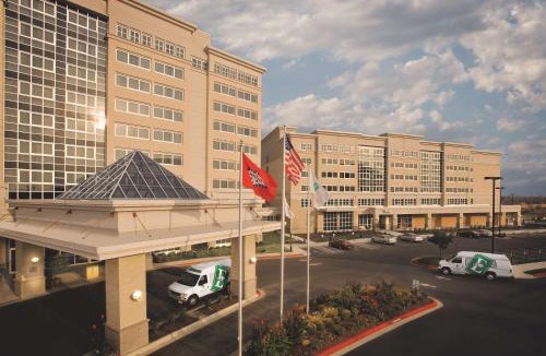 Rogers Hotel | Embassy Suites Northwest Arkansas - Hotel, Spa & Convention Center
