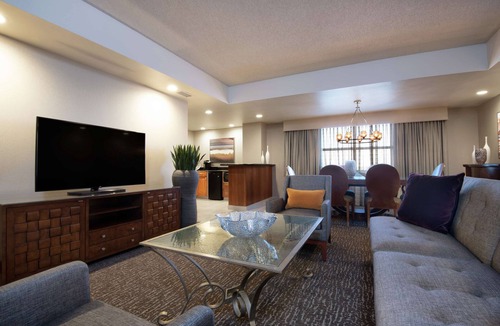 Rogers Hotel | Embassy Suites Northwest Arkansas - Hotel, Spa & Convention