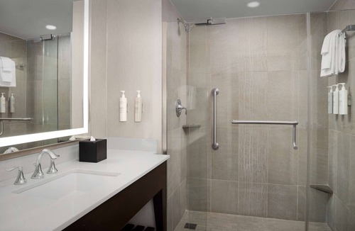 Springfield Hotel | Embassy Suites Springfield