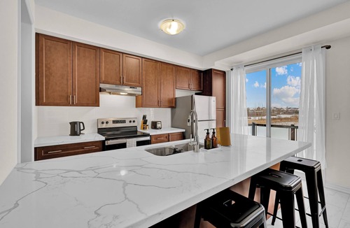 Durham Region House | Embers Nest - 5 beds, 4 baths, 2 park, Thermea Spa