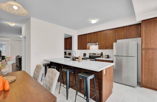 Durham Region House | Embers Nest - 5 beds, 4 baths, 2 park, Thermea Spa