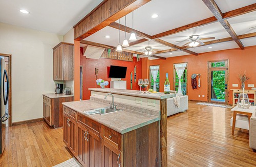 Almond House | Embrace nature's beauty in the Great Smoky Mountains with patio