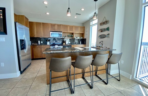Galveston Condo | Emerald #701 Luxury 3BR/2.5BA w/Huge Wraparound Balcony, Pool & Hot Tub