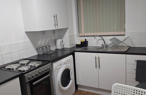 Custom House House | Emerald Apartment With Triple A Star Proximity