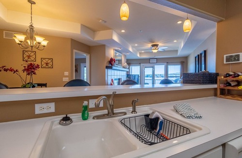 Lake Ozark Condo | EMERALD BAY 204A | 3 Bed, 2 Bath