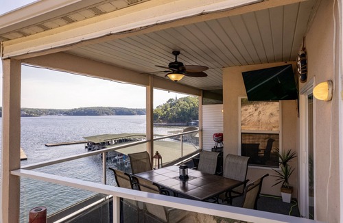 Lake Ozark Condo | EMERALD BAY 204A | 3 Bed, 2 Bath