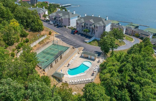 Lake Ozark Condo | EMERALD BAY 214 | 3 Bed, 2 Bath