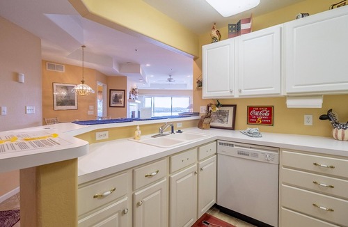 Lake Ozark Condo | Emerald Bay 72 - Charming Emerald Bay Condo