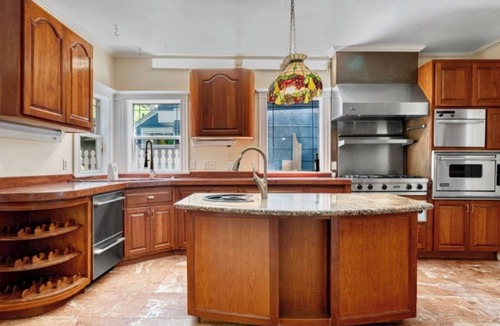 Capitol Hill House | Emerald Bay Sea View Villa