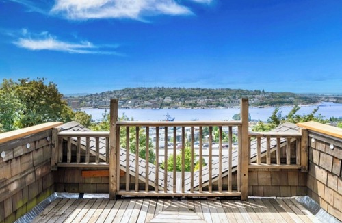 Capitol Hill House | Emerald Bay Sea View Villa