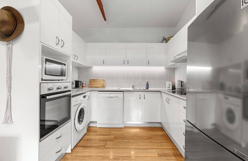 Emerald Beach Cottage | Emerald Beach Eucalyptus Cottage