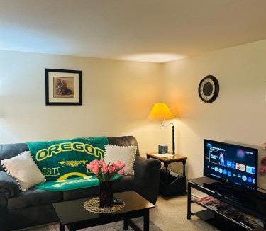 Eugene Apartment | Emerald City Studio Suite