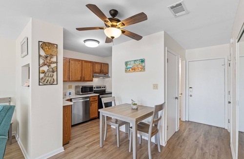 Holiday Isle Condo | Emerald Coast Studio FreeBeachService&Pet Friendly