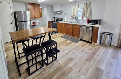 Northside House | Emerald Cottage Oasis