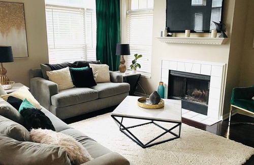 Wayne House | Emerald de Luxe - Modern Luxury Condo in Eagle Crk