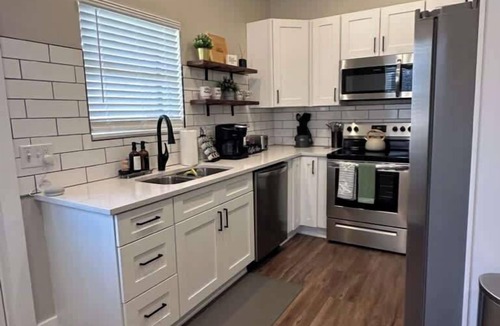 Indianapolis House | Emerald Escape-Spacious Duplex