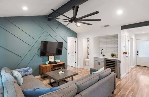 Austin House | Emerald Forrest Escape -3bd/2.5 bth + Pet Friendly