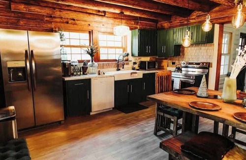 Lenox House | Emerald Gabel Cabin in Salem, MO