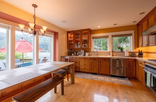 Port Angeles House | Emerald Haven Lakeside Paradise, Ultimate Retreat