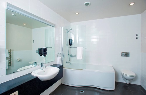 Gisborne Hotel | Emerald Hotel