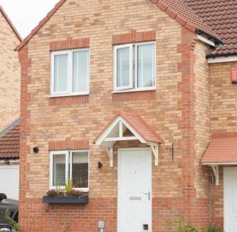 Knottingley House | Emerald House -3 Bed - Free Parking