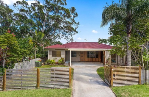 Emerald Beach House | Emerald Hub 1 and 2