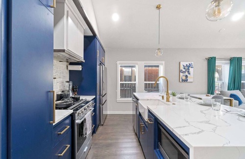 Oak Cliff House | Emerald Indigo House | Pet Friendly