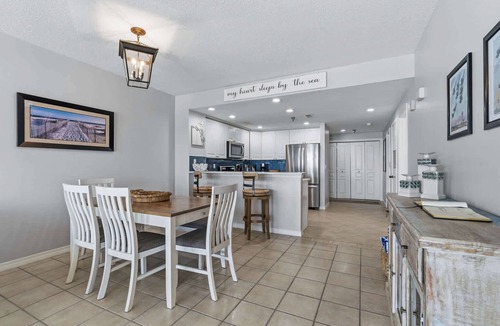 Pensacola Beach Condo | Emerald Isle 702 - 𝑺𝒐𝒖𝒕𝒉𝒆𝒓𝒏 𝑺𝒂𝒑𝒑𝒉𝒊𝒓𝒆