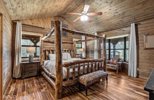 Shreveport House | Emerald Isle Log Cabin Private Island Lakefront