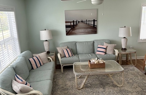 Emerald Isle Condo | Emerald Isle "The Point Rental". 3 bedroom 2 bath. Ocean view.