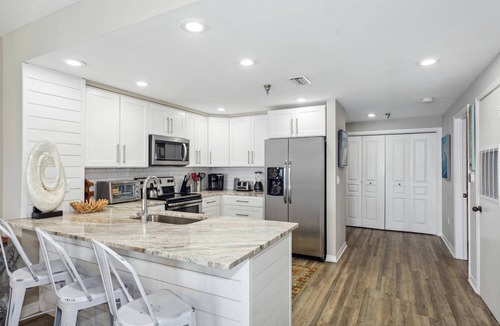 Pensacola Beach Condo | Emerald Isle