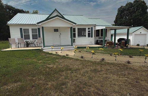 St. Robert House | Emerald & Ivory Cottage