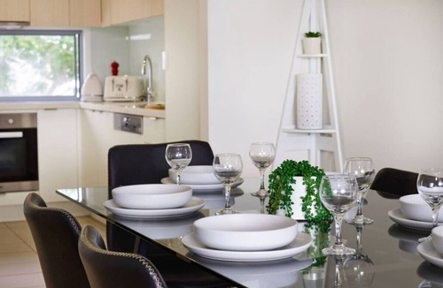 Carrara Villa | Emerald lakes villa close to stadium