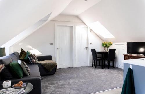 Puddletown House | Emerald Lodge