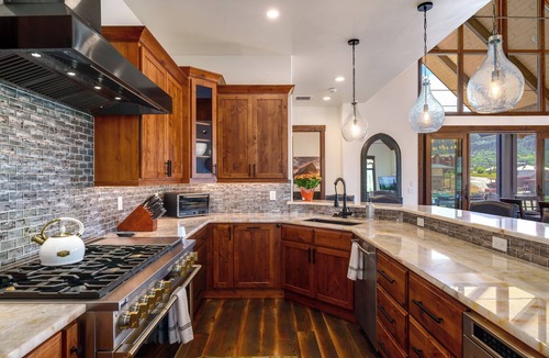 Steamboat Springs Cabin | Emerald Mountain Lodge -Views! Western Bar-Theater-Short walk to the Gondola