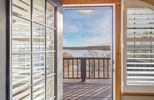 Blocker House | Emerald Point, Lakefront with Gorgeous Views!