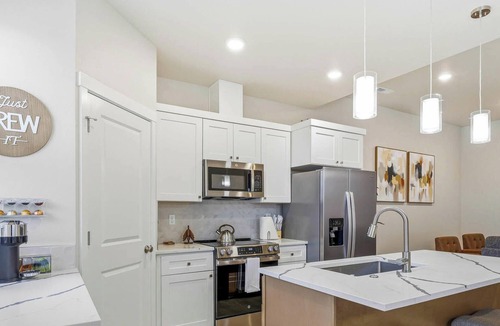 Hermiston House | Emerald Retreat 3BR | Work-Ready | Fast Wi-Fi