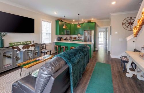 Lakewood House | Emerald Shores | Rooftop Deck