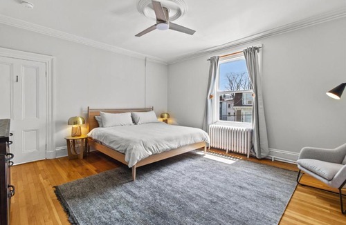 Downtown St. John's House | Emerald Victorian Patio 41 Bd Parking