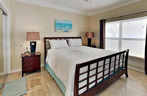 Frangista Beach Apartment | Emerald Waters #104