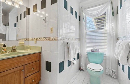 Manheim House | Emeralds N Evergreen
