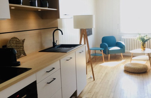 Cancale Apartment | Emeraude Appart. 100% renovated, front row seat to Mont St-Michel Bay