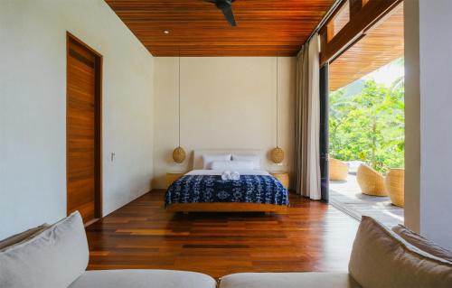Selong Belanak Hotel | EMHILL Estate Lombok