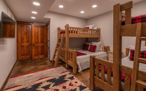 Pray House | Emigrant Peak Lodge