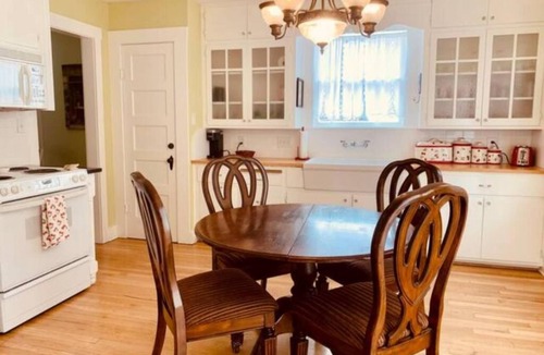 Fredericksburg Hotel | Emigrant's Inn