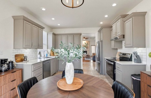 Ada House | Emily House | 3 King Beds | Pet Friendly